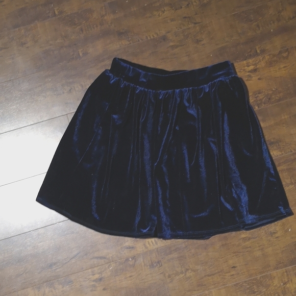 Velvet skirt - Picture 1 of 1